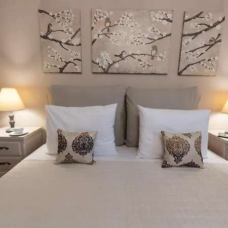 V. P. Place. Apartmán