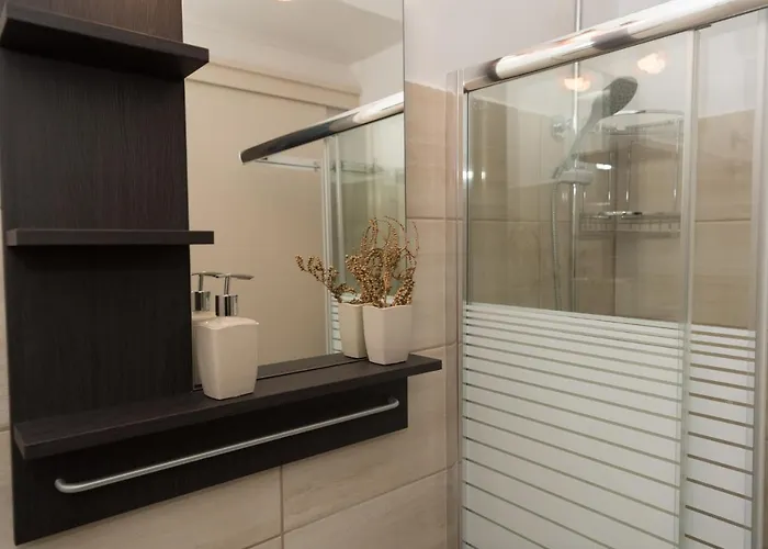 V. P. Place. Διαμέρισμα *