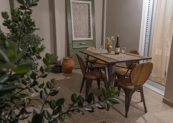 Διαμέρισμα V. P. Place. *