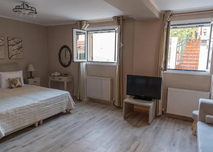 公寓 V. P. Place. 阿尔戈斯托利翁