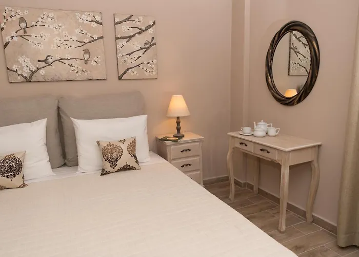 V. P. Place. * 阿尔戈斯托利翁