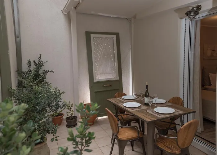 V. P. Place. Αργοστόλι